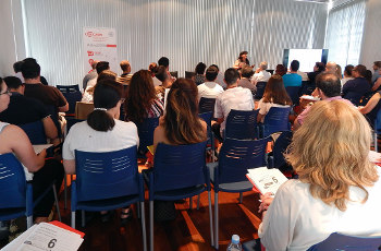 Asistentes al taller Cecarm sobre social selling en Alcantarilla