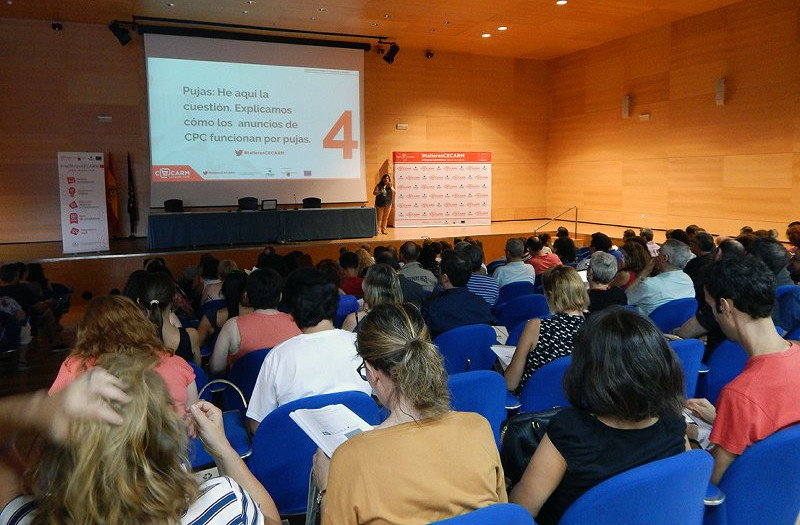 Asistentes al taller sobre publicidad online de Cecarm en Murcia