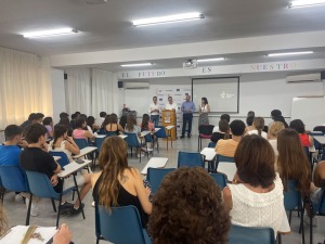Imagen de la presentacin del proyecto piloto en el Colegio Sabina Mora de La Unin cuyo alumnos participaron en las piezas audiovisuales.