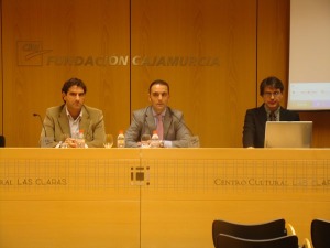 D. Jos Francisco Puche acompaado de D. Juan Luis Pedreo y D. Antonio Martnez Picar, ponente de la Jornada[Sicarm 2011] 