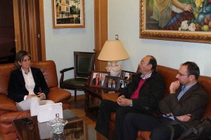La Alcaldesa de Archena, Patricia Fernndez y los responsables de proyectos de la Fundacin Integra 