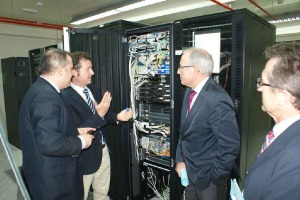 El director general de Simplificacin de la Actividad Empresarial y Economa Digital vista el nodo principal de CTnet, ubicado en el Parque Cientfico de Murcia