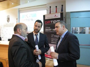 El director general de Simplificaci�n de la Actividad Empresarial y Econom�a Digital, Francisco Abril junto a Celestino Avil�s y Jes�s Mart�nez