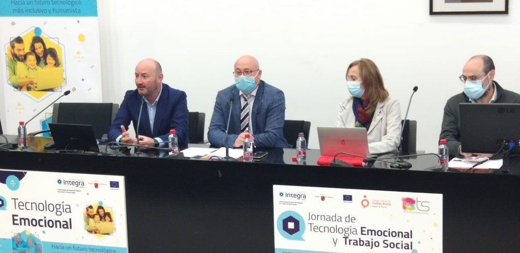 Imagen de la apertura de la jornada sobre tecnologa emocional y trabajo social