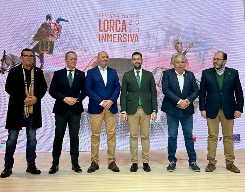 ngel Latorre (i), Paso Morado, Ramn Mateos (i), Paso Blanco, Joaqun Ruiz (c), Fundacin Integra, Juan Fco Martnez, del Itrem, Jos M Miarro (d), Paso Azul, y Jos M Campoy (d), Paso Negro