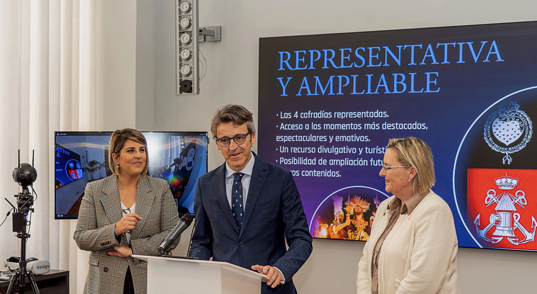 El consejero de Economa, Luis Alberto Marn, presenta el proyecto acompaado de la alcaldesa de Cartagena, Noelia Arroyo, y la presidenta de la Junta de Hermandades de Cartagena, Marin Garca Bo