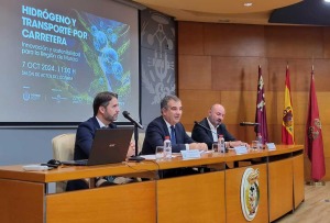 El consejero Juan Mara Vzquez, inaugura la jornada junto al decano del Colegio de Ingenieros Tcnicos Industriales, Miguel ngel Sola y el Gerente de Fundacin Integra, Joaqun Ruiz Montalvn