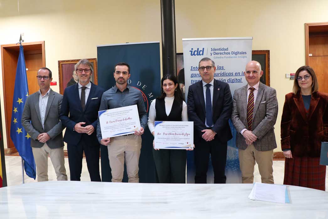 Un momento de la entrega de premios a los mejores trabajos Fin de Grado y Fin de Mster de la Ctedra sobre Identidad y Derechos Digitales