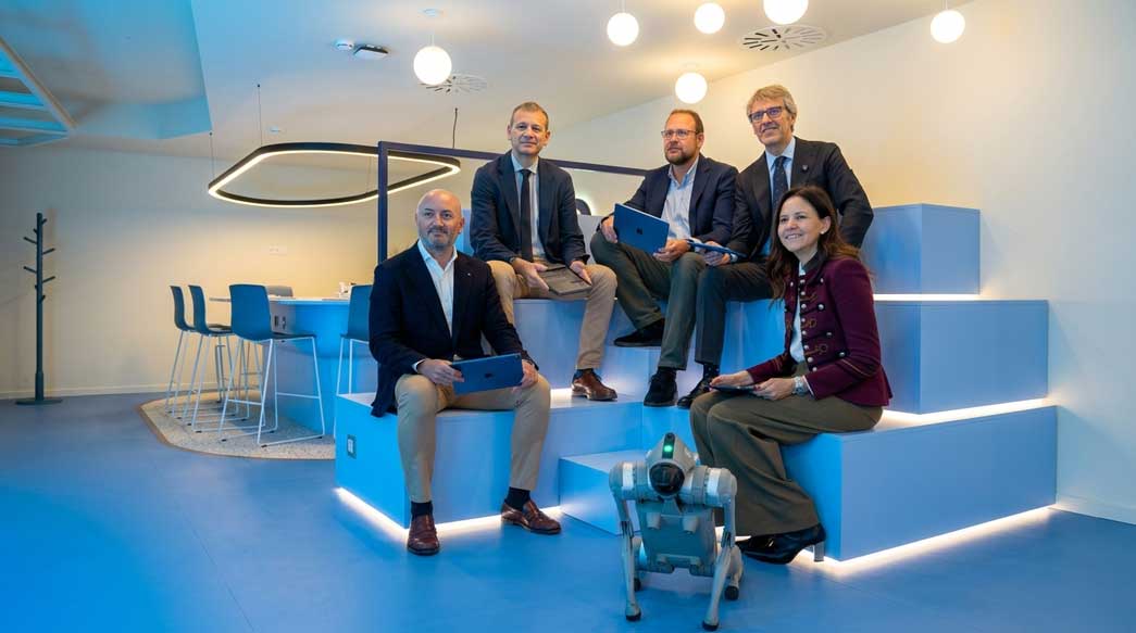 Momento de la presentaci�n del Centro Nube de Murcia