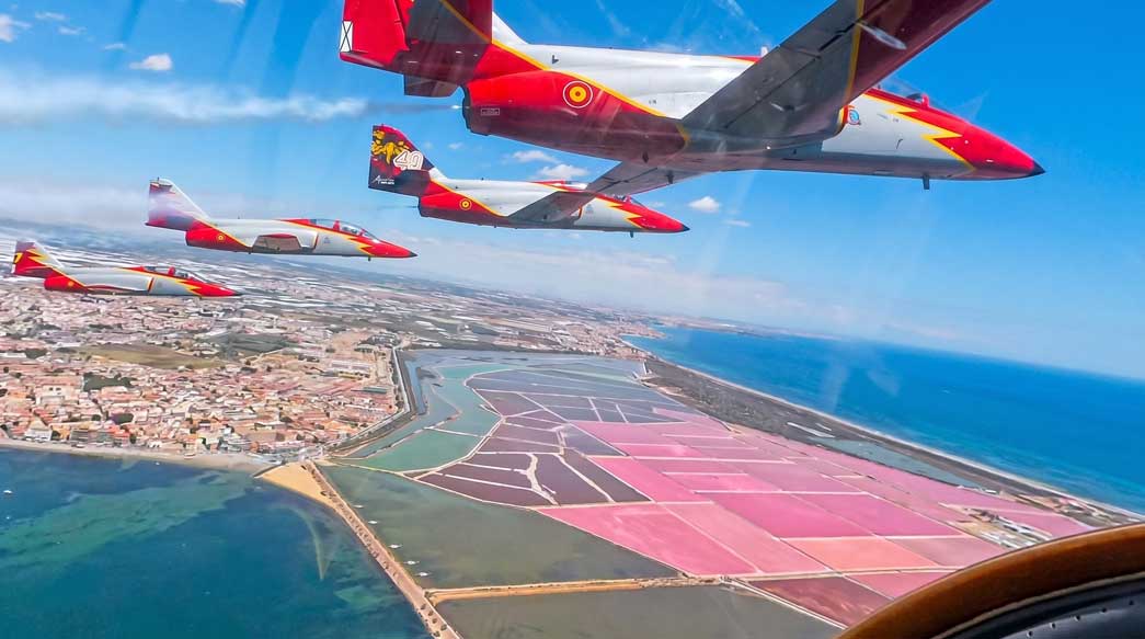 La aplicaci�n permite ver tanto la costa del Mar Menor como el resto de aviones desde el punto de vista de un piloto de la patrulla acrob�tica