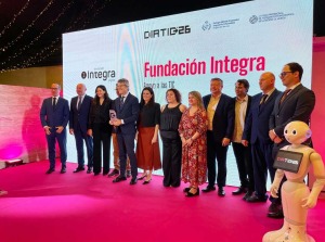 El equipo de Fundaci�n Integra Digital tras recoger el premio