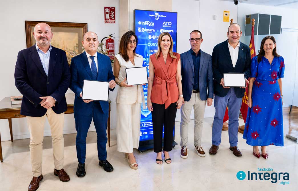 / La consejera de Econom�a, Hacienda, Portavoc�a, Fondos Europeos y Transformaci�n Digital, Marisa L�pez Arag�n, tras la firma del convenio con las c�maras de comercio