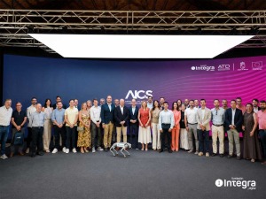 Foto de familia durante la presentaci�n del congreso